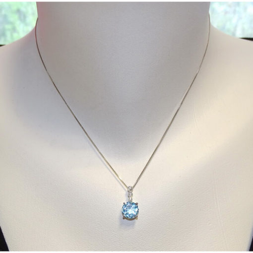 Collar de 0,07cts de diamantes y topacio azul de 3,56cts. - Imagen 2