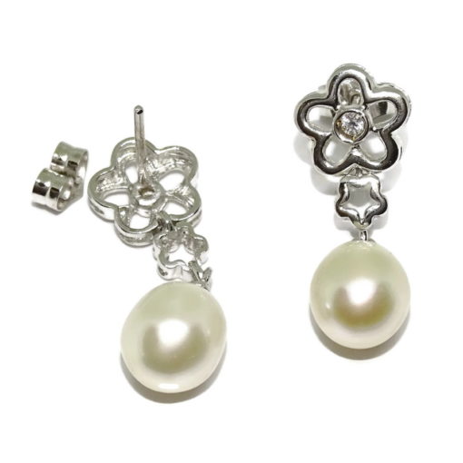 Pendientes de oro blanco de 18k con 2 flores con circonitas y perlas cultivadas de 8mm - Imagen 3