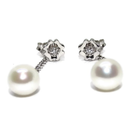 Pendientes de oro blanco de 18k con circonita y perla cultivada de 9mm largos 4.60cm con cadena rolo y cierre presión. - Imagen 3