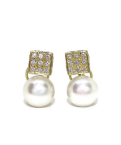 Pendientes de oro amarillo de 18k con circonitas y perlas cultivada de 10mm cierre omega