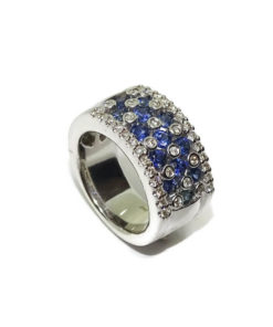 Anillo de Oro Blanco de 18k Muy Ancha con 0.46cts de Diamantes y 1.17cts de zafiros.