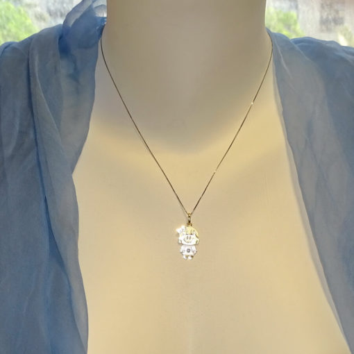 Colgante niña de Oro Amarillo y Oro Blanco de 18k con una circonita de la Mejor Calidad y Cadena Veneciana de 45cm - Imagen 2