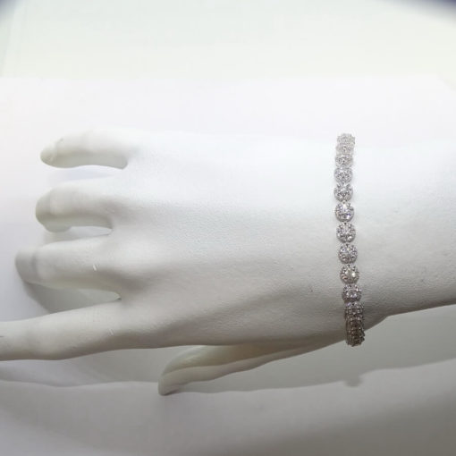 Preciosa pulsera de oro blanco de 18k con 351 circonitas de la mejor calidad. 18.50cm de larga - Imagen 2