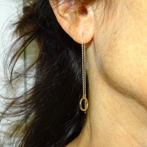 Pendientes de oro amarillo de 18k con pasador y cadena mini forzada. 11.00cm de largos - Imagen 2