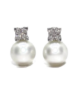 pendientes de oro blanco de 18k con 10 diamantes y 2 perlas australianas de 12mm.