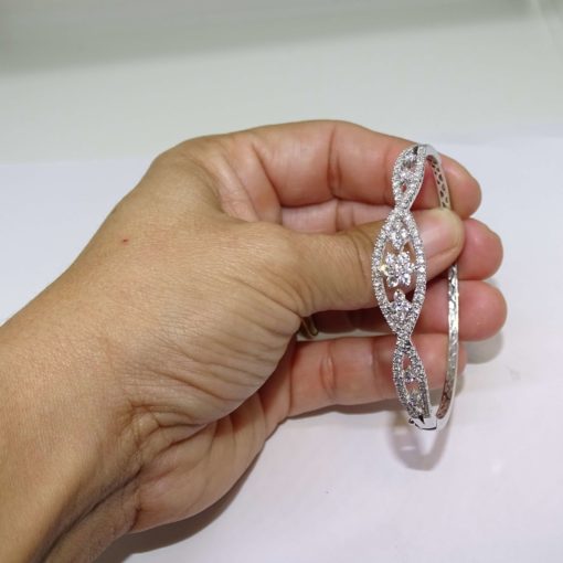 Pulsera rígida de Oro Blanco de 18k y 1.97cts de Diamantes - Imagen 3