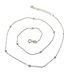 Cadena para Mujer de Oro Blanco de 18k con Cadena Forzada picada y 10 Bolas de Oro Brillo de 2.5mm de diámetro. 45cm de Largo
