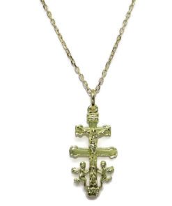Cruz de Caravaca grande de Oro de 18k de 2.05gr y cadena forzada maciza de 3.30gr de Oro de 18k. Total 5.35gr