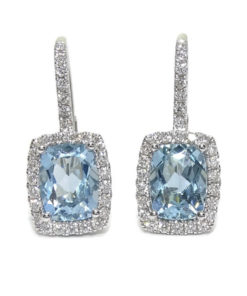 Pendientes de diamantes y topacios azules en oro blanco de 18k. 3.58ct de topacios y 0.48cts de diamantes.