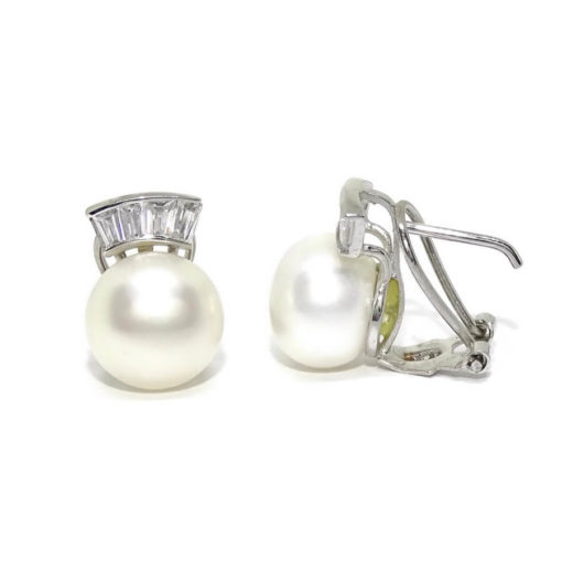 Pendientes de oro blanco de 18k con 8 circonitas y perla cultivada tipo botón de 10mm. Cierre omega. Peso 3.90gr de oro de 18k Ideal mujer. - Imagen 7