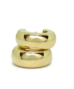 Pendientes tipo aro de oro amarillo de 18K de 8mm de ancho y 2.00cm de altos con cierre presión. Peso: 3.30 gr de oro de 18k