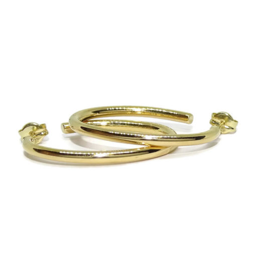 Pendientes tipo aro de oro amarillo de 18K de 2mm de ancho y 2.60m de altos por 1.90cm de anchos. - Imagen 3