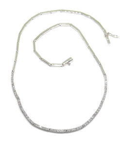 Gargantilla Semi-rígida de Oro Blanco de 18k y 1.05cts de Diamantes. Peso;: 19.10gr