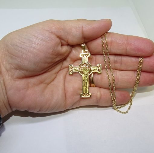 Cruz de filigrana con Cristo hecha a mano de oro amarillo macizo - Imagen 3