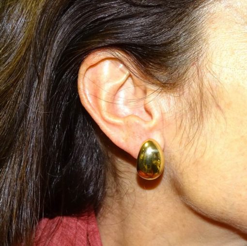 pendientes para mujer de oro amarillo todo brillo de 18k con cierre omega - Imagen 2