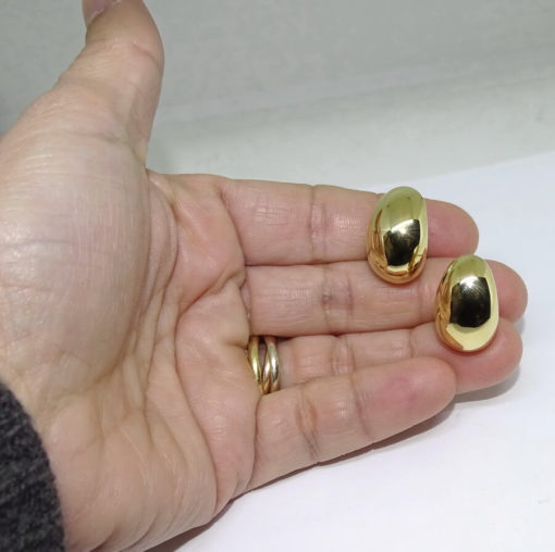 pendientes para mujer de oro amarillo todo brillo de 18k con cierre omega - Imagen 3