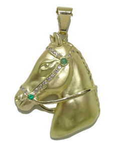 Cabeza de caballo de oro amarillo mate de 18k, hecha a mano, con diamantes y esmeraldas.