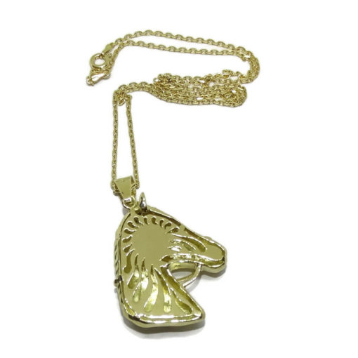 Collar cabeza de caballo de oro amarillo mate de 18k, hecha a mano, con diamantes y zafiros. - Imagen 3