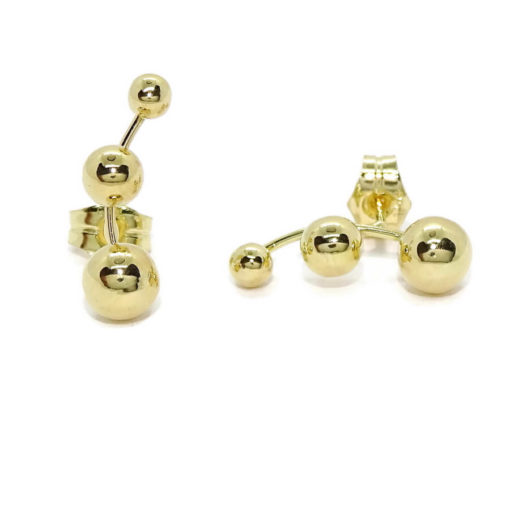 Pendiente trepador de oro amarillo de 18k. Cierre presión. 1.60cm de largos y bolas de 3, 4 y 5mm.