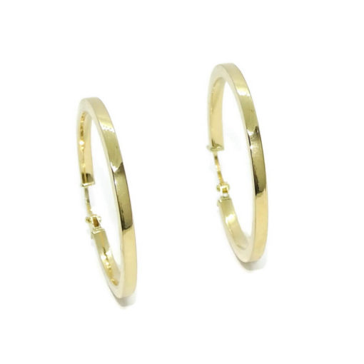 Pendientes aros de oro amarillo de 18k brillo de tubo cuadrado de 2mm de ancho y 2.80cm de diámetro exterior. Cierre fácil click Peso, 1.90gr - Imagen 7