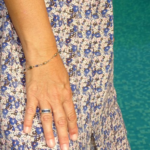 Pulsera de oro amarillo y oro blanco para mujer de eslabones lisos y con cuerpo. 19.00cm de larga y 5mm de ancha - Imagen 2