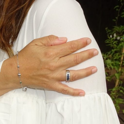 Pulsera de oro blanco de 18k para mujer con cadena forzada picada y corazones de 2 tamaños. - Imagen 2