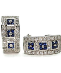 Impresionantes pendientes para mujer con 28 diamantes auténticos y 12 zafiros montados en oro blanco de 18k con cierre omega. Peso; 8.70gr de oro de 18k.