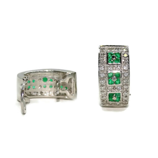 Impresionantes pendientes para mujer con 28 diamantes auténticos y 12 esmeraldas montados en oro blanco de 18k con cierre omega. Peso; 8.70gr de oro de 18k. - Imagen 7