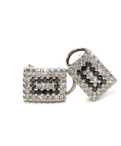Preciosos pendientes de oro blanco de 18k con diamantes blancos y negros que pesan 1.05cts.