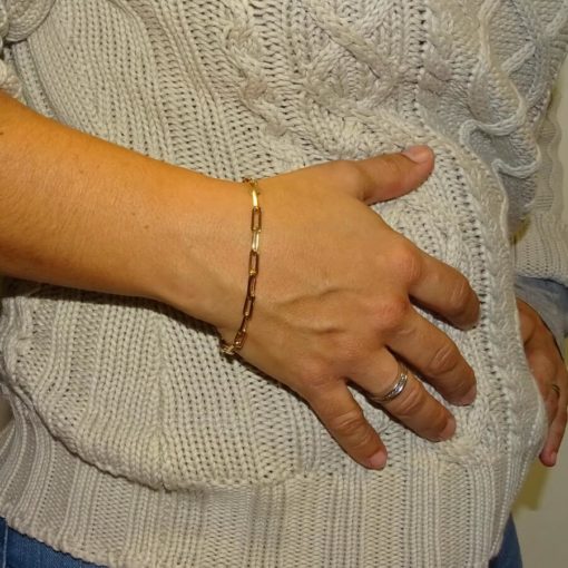 Pulsera de oro amarillo de 18k con eslabones forzados de 1.10cm de largos por 0.40 cm de anchos. 19.00 cm de larga, ideal mujer - Imagen 2