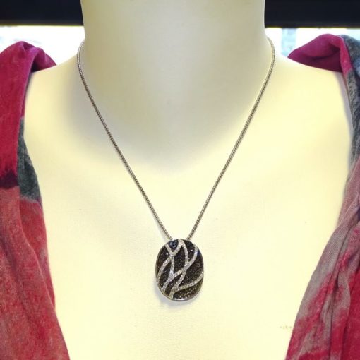 Collar de oro blanco de 18K con 4.85 cts de diamantes blancos y negros y cadena coreana - Imagen 2