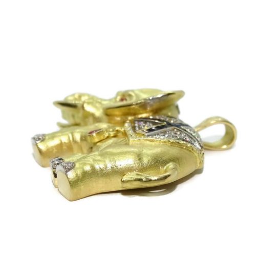 Impresionante elefante de oro amarillo de 18k con 0.53cts de diamantes, 1.04cts de zafiros, 0.15 cts de rubís y una esmeralda de 0.07cts. Peso; 27.35 gr de oro de 18k. - Imagen 6