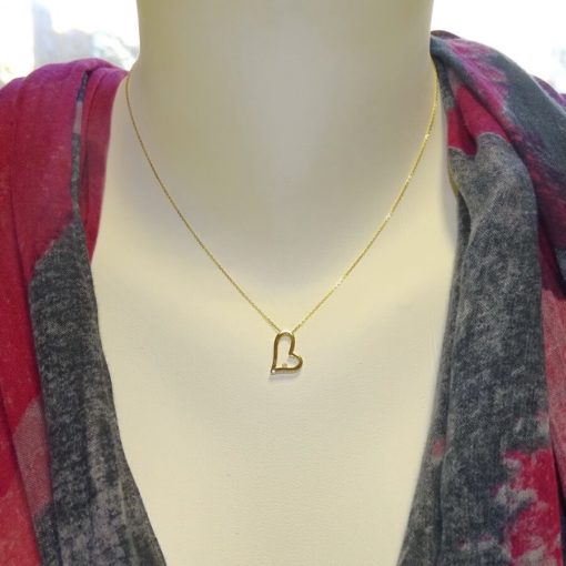 Precioso collar de oro amarillo de 18 k con un diamante talla brillante de 0.015cts engastado en un precioso corazón de oro amarillo de 18k - Imagen 2