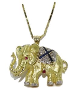 Impresionante elefante de oro amarillo de 18k con cadena de oro macizo de 50.00cm. Total: 37.20 gr de oro de 18k.