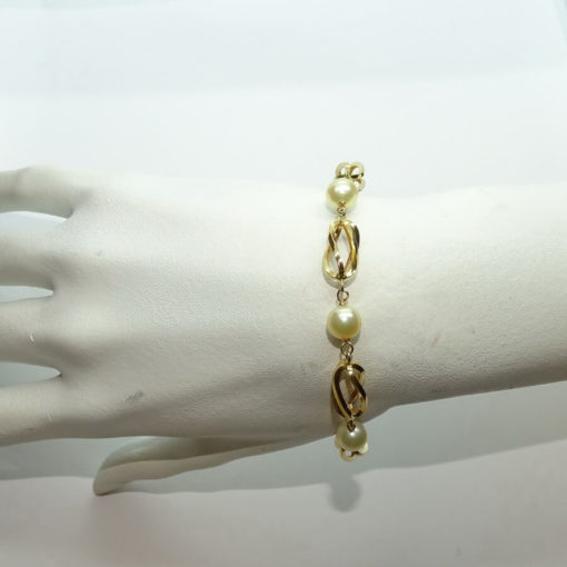 Preciosa, elegante y clásica pulsera de oro amarillo de 18K con 5 perlas cultivadas de 7.00 mm y pulsera tipo reja/jaula unida a mano. - Imagen 2