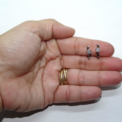 Elegantes pendientes de oro blanco de 18k con 0.10cts de diamantes. Ideal mujer y chica joven. - Imagen 4