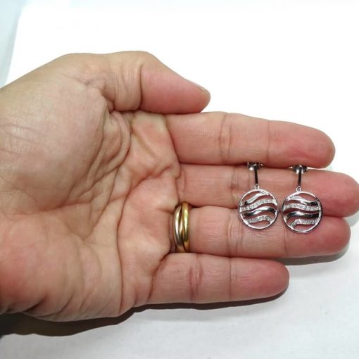 Bonitos pendientes de oro blanco de 18k con 0.11cts de diamantes, una joya lujosa. - Imagen 3