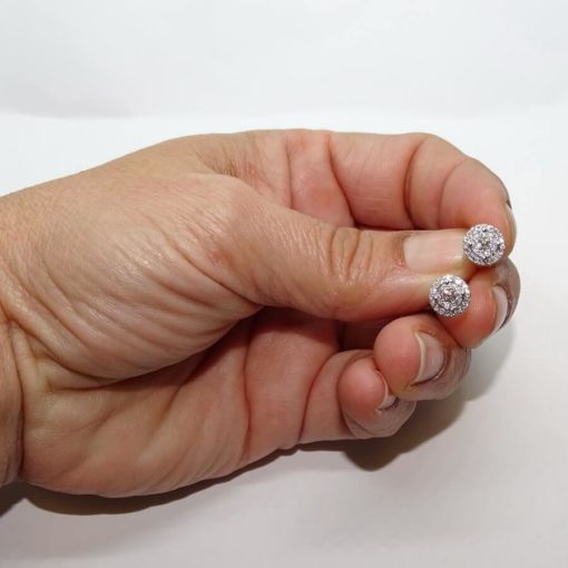 Espectaculares Pendientes para mujer de oro blanco de 18k con 56 diamantes talla brillante que suman 0.34cts. - Imagen 3
