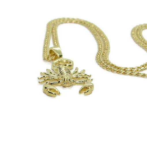 Escorpión de oro amarillo de 18k con cadena de Oro Amarillo de 18k modelo barbada. - Imagen 4