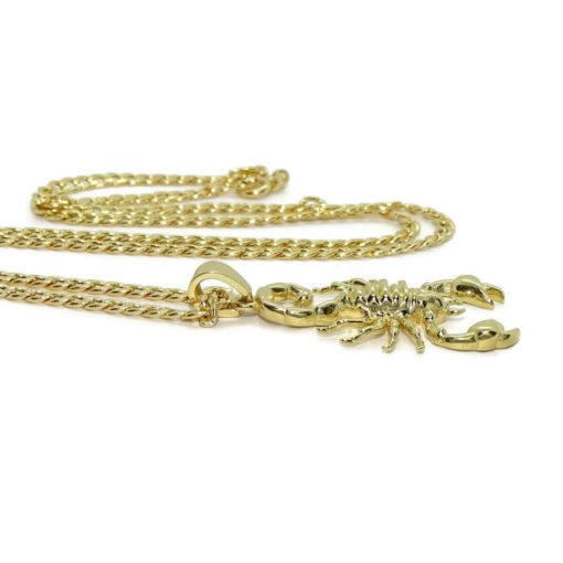 Escorpión de oro amarillo de 18k con cadena de Oro Amarillo de 18k modelo barbada. - Imagen 3