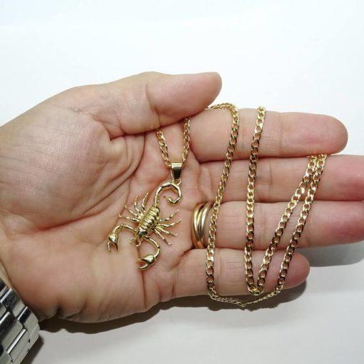 Escorpión de oro amarillo de 18k con cadena de Oro Amarillo de 18k modelo barbada. - Imagen 6