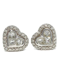 Impresionantes pendientes con diamantes de 1.49 cts y oro blanco de 18k con forma de corazón