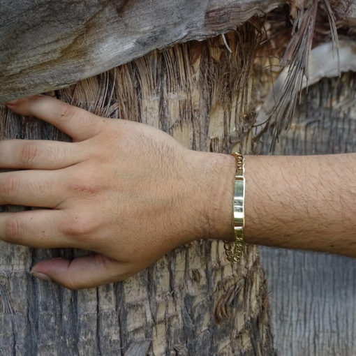 Pulsera para hombre de oro amarillo de 18k con placa, de 7.00 mm de ancha y 21.50cm de larga. 100% personalizable. - Imagen 2