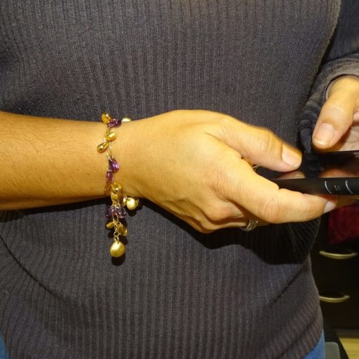 Preciosa pulsera de oro amarillo de 18k con 4 citrinos, 7 amatistas y 11 pepitas de oro. - Imagen 2