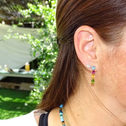 Preciosos pendientes de oro amarillo de 18k con 8 piedras finas de color engastadas con 4 garras - Imagen 2