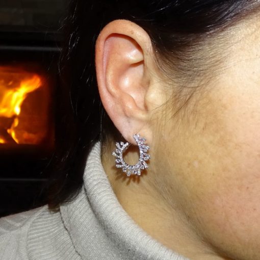 Espectaculares pendientes de oro blanco de 18k con 92 diamantes naturales que suman 1.53cts. - Imagen 2
