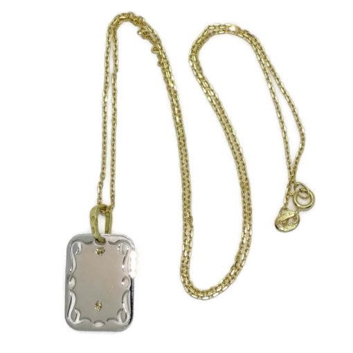 Medalla bicolor de oro de 18k calada con la Virgen Niña y cadena forzada de 45cm especial comunión y mujer - Imagen 4