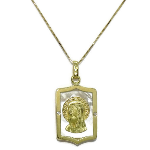 Medalla especial comunión de oro de 18k y nácar con la Virgen niña y diamantes. Cadena veneciana de 45.00 cm todo oro 18k