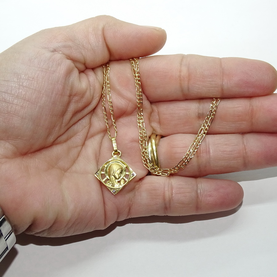 Medalla de oro amarillo de 18k calada con la Virgen Niña y circonitas .Cadena 3X1 de 45cm especial comunión y mujer - Imagen 3