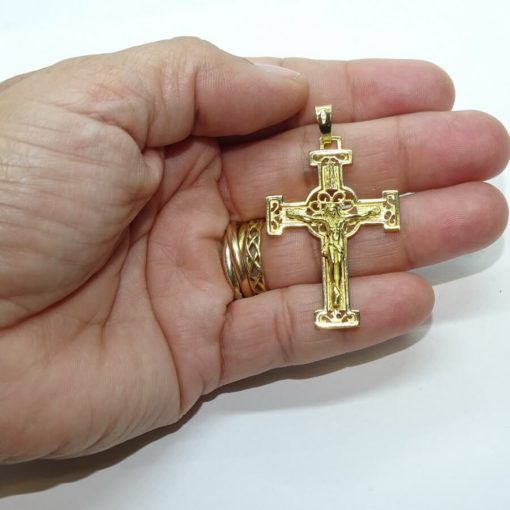 Cruz de filigrana con Cristo hecha a mano de oro amarillo macizo de 18k - Imagen 2